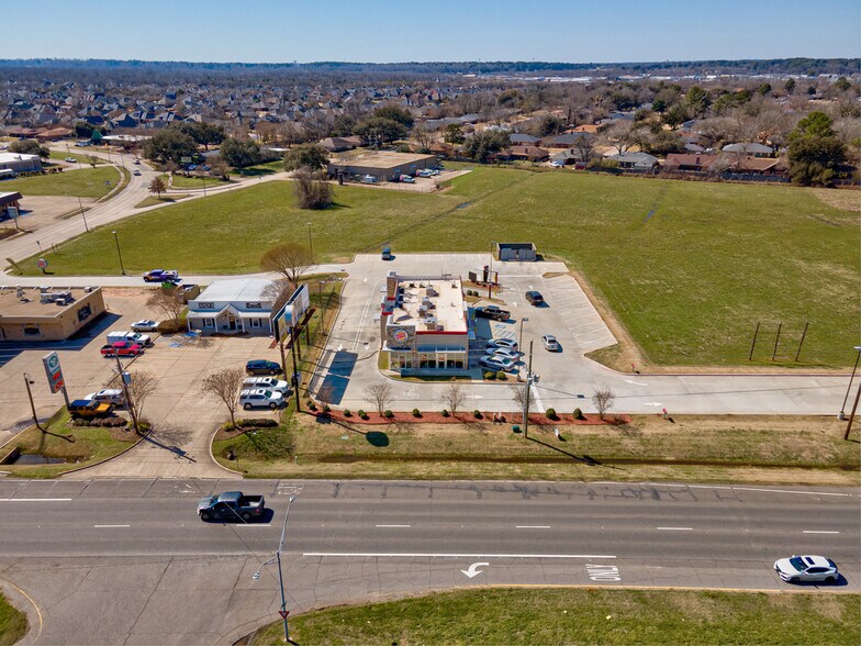 More Photos Of 8776 Youree Dr, Shreveport Freestanding For Sale