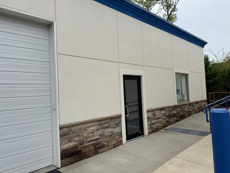 More Photos Of 775-779 Long Island Ave, Deer Park Office For Lease