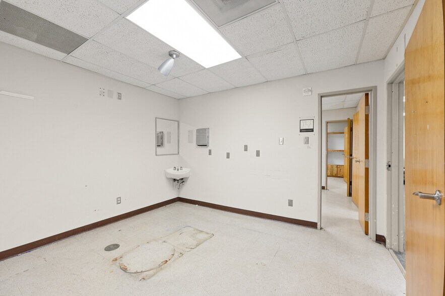 More Photos Of 13414 Medical Complex Dr, Tomball Medical For Lease