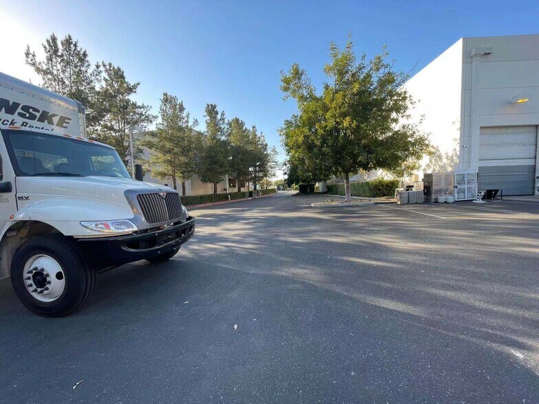 More Photos Of 40 Tesla, Irvine Manufacturing For Sale