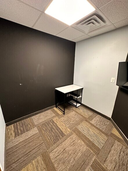 More Photos Of 1810 Erie Blvd E, Syracuse Office For Sale