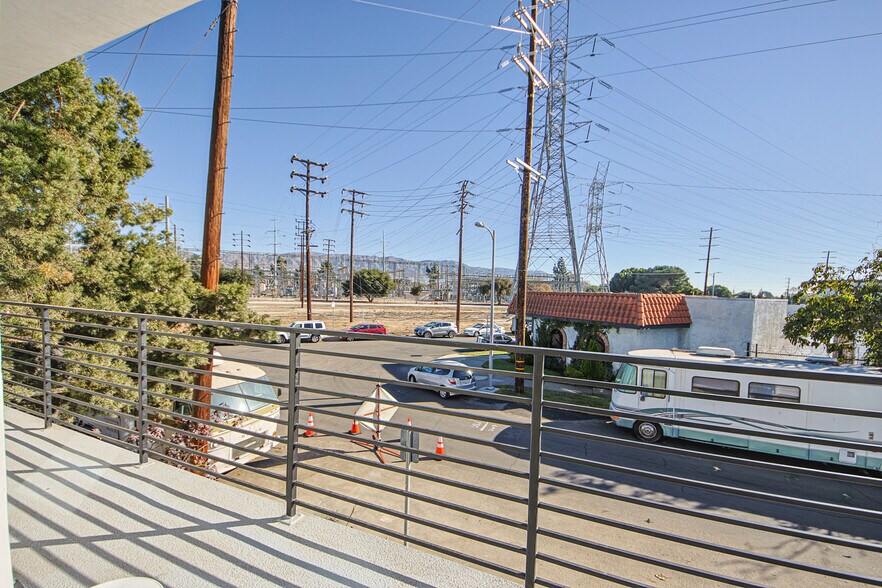 More Photos Of 5709 Auckland Ave, North Hollywood Apartments For Sale