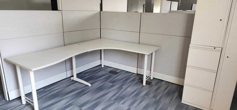 More Photos Of 2144 S Macarthur Blvd, Springfield Office For Lease