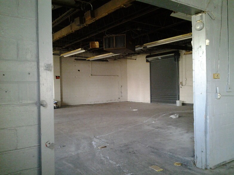 More Photos Of 43 Romeo St, Moonachie Manufacturing For Lease
