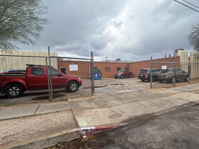 More Photos Of 442 E 7th St, Tucson Office For Sale
