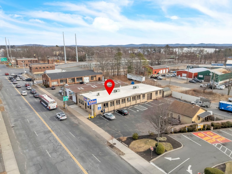 Primary Photo Of 785 Page Blvd, Springfield Light Manufacturing For Lease