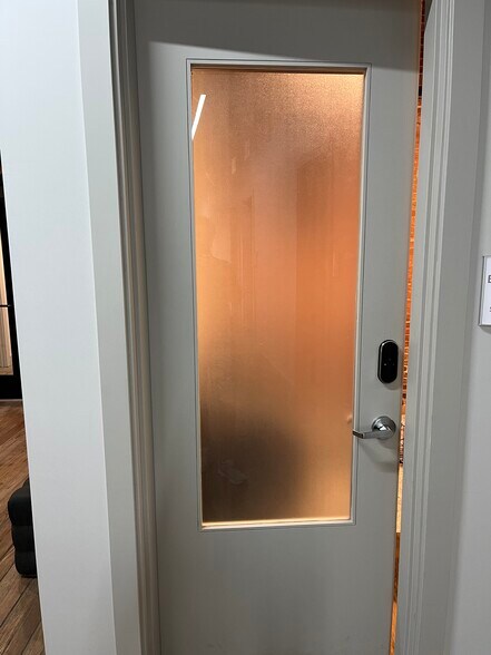 More Photos Of 208 S Johnson St, McKinney Office For Lease
