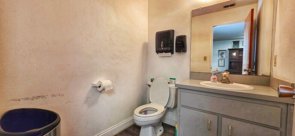 More Photos Of 7412-7426 Community Ct, Hudson Medical For Sale