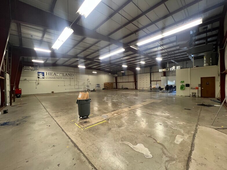 More Photos Of 1103 Martin Luther King Jr Dr, Bloomington Warehouse For Lease