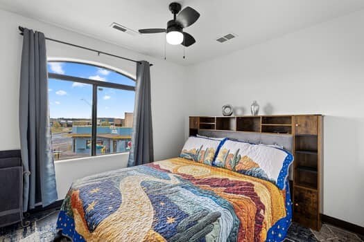 More Photos Of 2410 E Route 66, Flagstaff Storefront Retail Office For Lease