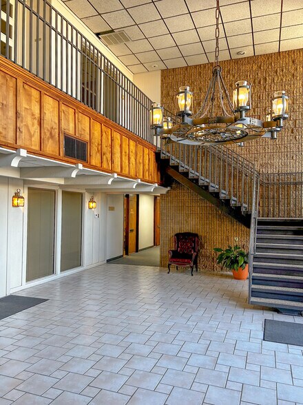 More Photos Of 5350 E 46th St, Tulsa Office For Lease