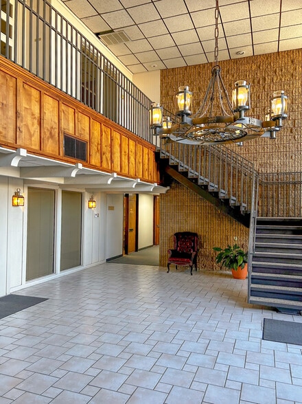 More Photos Of 5350 E 46th St, Tulsa Office For Lease