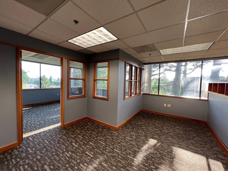 More Photos Of 3220 SW First Ave, Portland Office For Lease