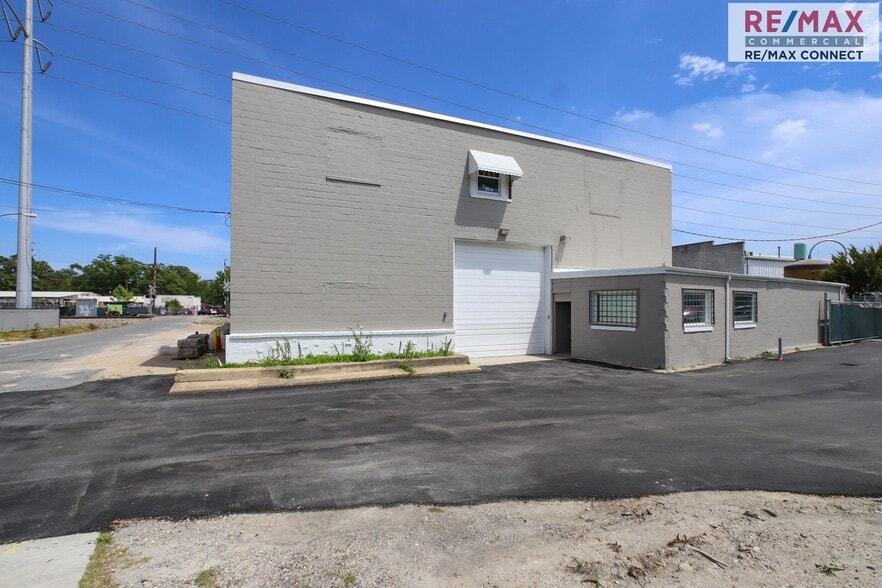 More Photos Of 2850 Cromwell Rd, Norfolk Warehouse For Sale