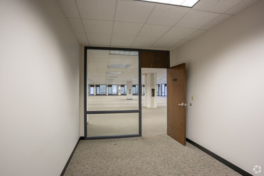 More Photos Of 2329-2351 Market St, Saint Louis Office For Lease