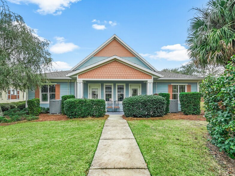 More Photos Of 910 Old Camp Rd, Lady Lake Medical For Sale