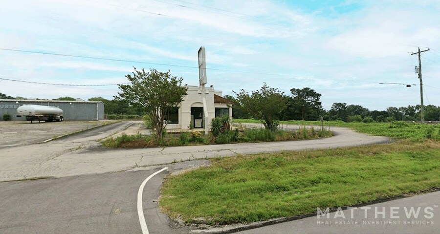 Primary Photo Of 15500 Highway 43, Russellville Fast Food For Sale