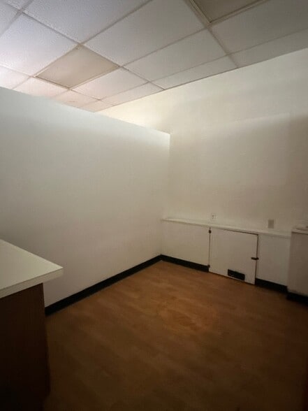 More Photos Of 127 E Garvey Ave, Monterey Park Storefront Retail Office For Lease