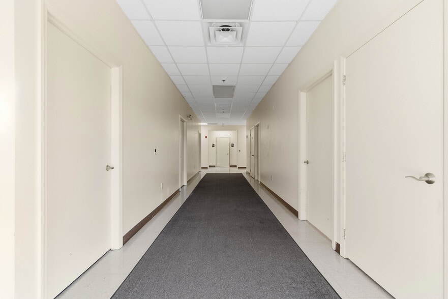 More Photos Of 86 Coraopolis Rd, Coraopolis Medical For Sale