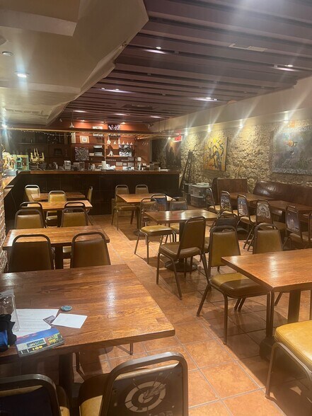 More Photos Of 418-420 E State St, Rockford Storefront For Sale