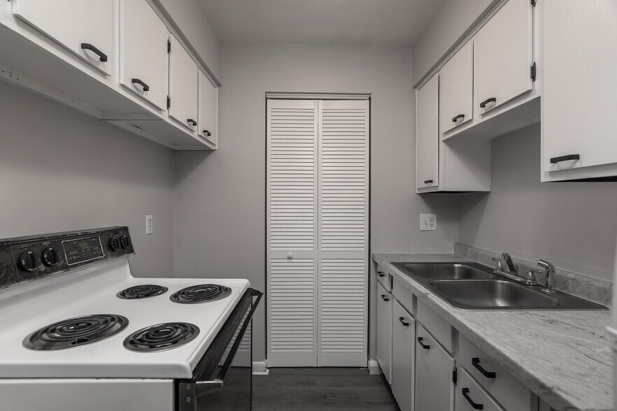 More Photos Of 2525 Germantown St, Dayton Apartments For Sale