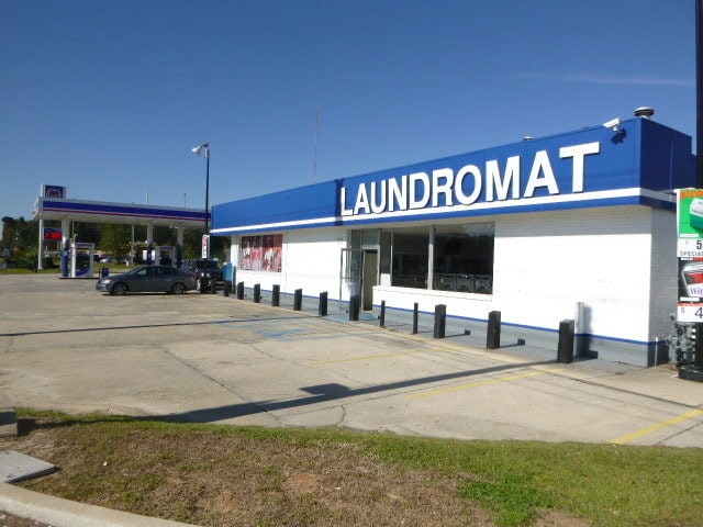 More Photos Of 1950 N Main St, Summerville Convenience Store For Sale
