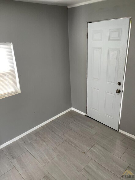 More Photos Of 401 E California Ave, Bakersfield Storefront Retail Residential For Sale