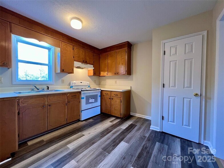 More Photos Of 1 Wesley Branch Rd, Asheville Apartments For Sale