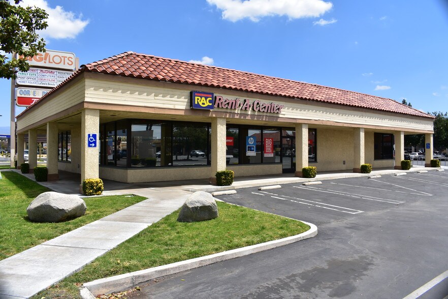 More Photos Of 1995-2095 E Florida Ave, Hemet Storefront For Sale