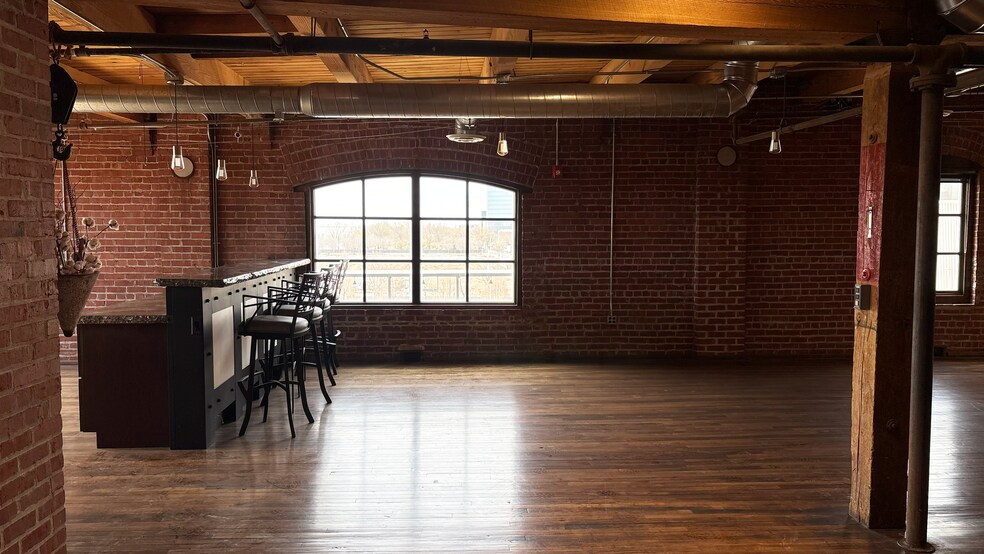 More Photos Of 4 E Sheridan Ave, Oklahoma City Office For Lease