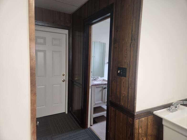 More Photos Of 770 Marne Hwy, Moorestown Medical For Lease