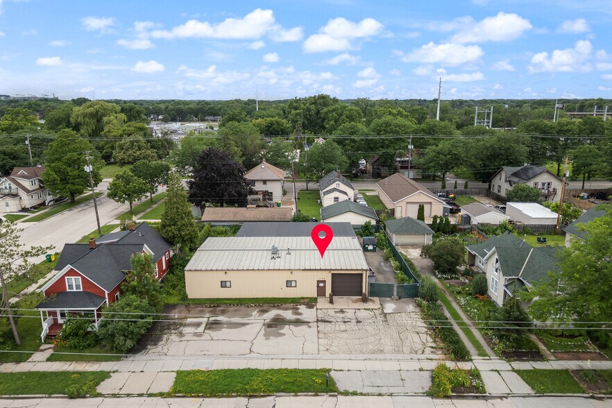 More Photos Of 1138 State St, Green Bay Warehouse For Sale