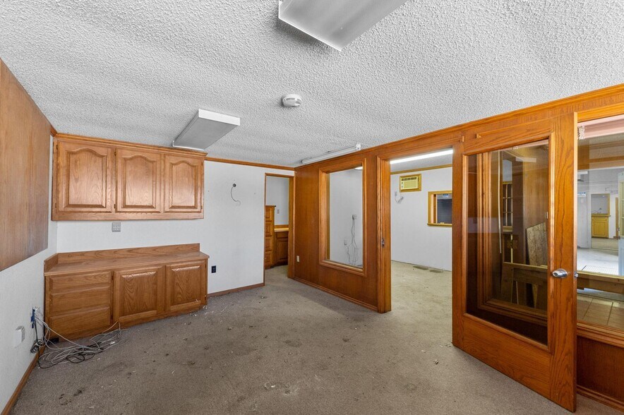 More Photos Of 640 E Highway 199, Springtown Warehouse For Sale