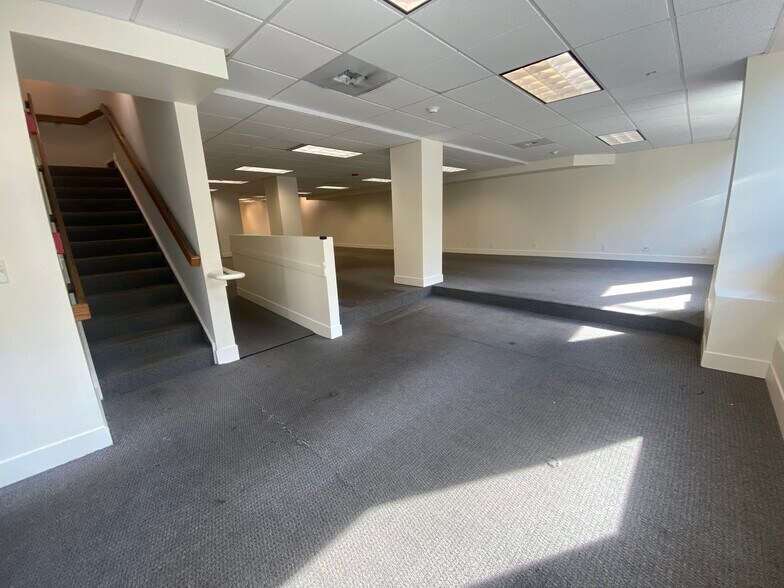 More Photos Of 105 E Holly St, Bellingham General Retail For Lease