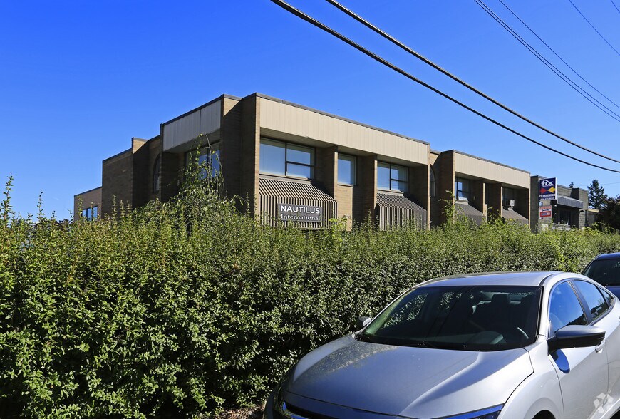 More Photos Of 6866 Russell Av, Burnaby Office For Lease