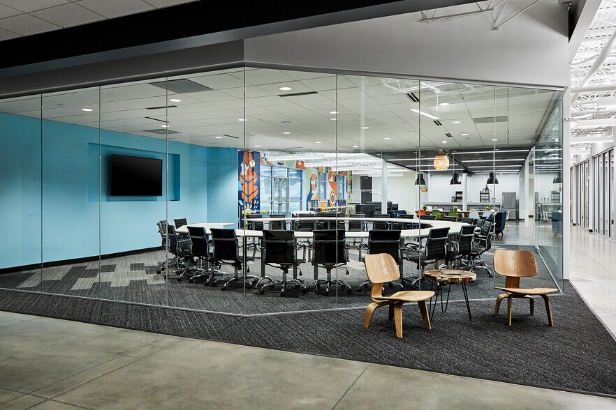 More Photos Of 300 E 39th St, Kansas City Office For Lease