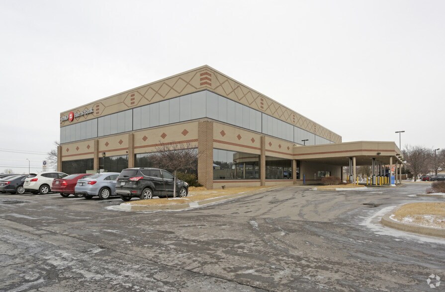 More Photos Of 7225 Renner Rd, Shawnee Office For Lease