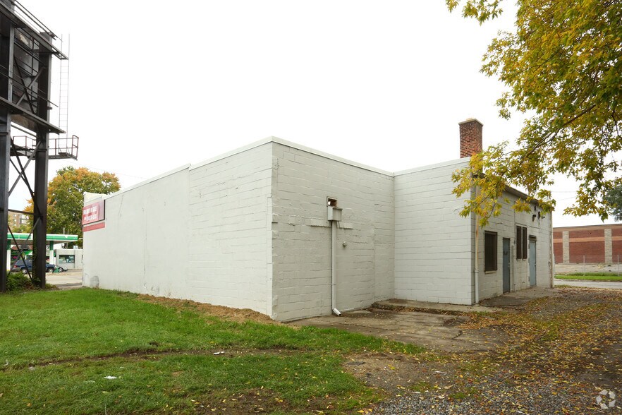 More Photos Of 17801-17811 W McNichols Rd, Detroit Freestanding For Sale