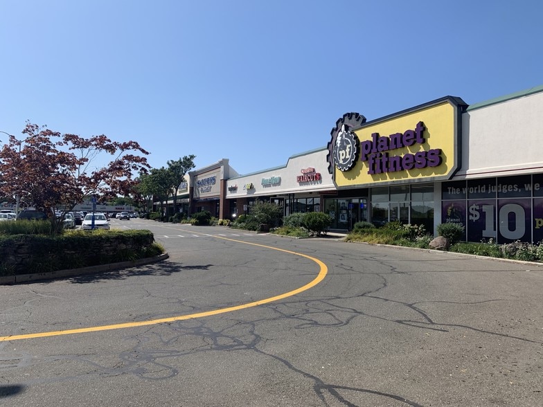 More Photos Of 2100 Dixwell Ave, Hamden Unknown For Lease