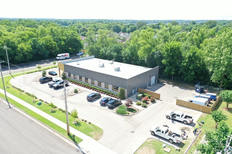 More Photos Of 6683 Reese Rd, Memphis Showroom For Sale