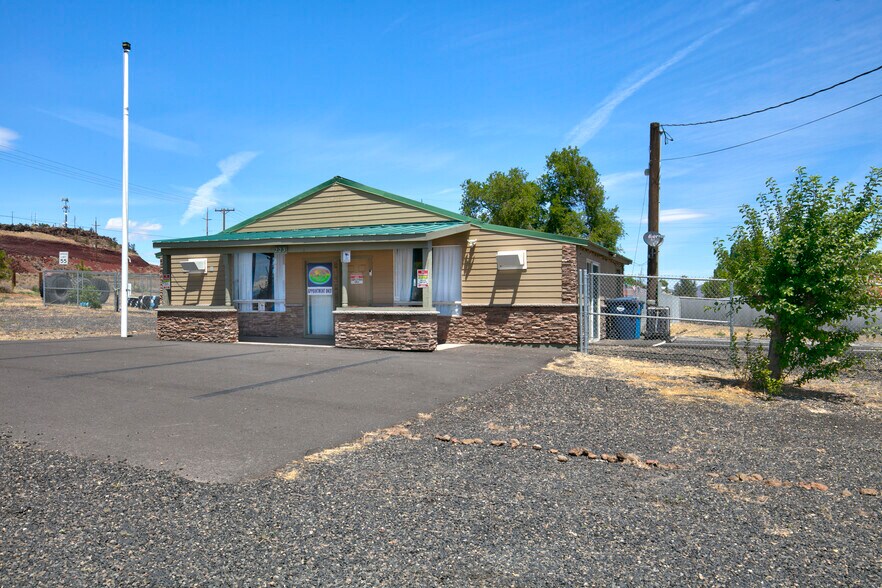 More Photos Of 223 NW Oneil way, Redmond Shelter For Sale