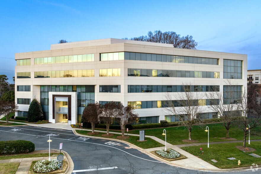 More Photos Of 6101 Carnegie Blvd, Charlotte Office For Lease