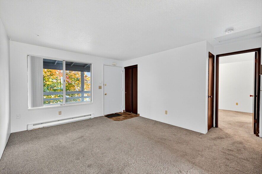 More Photos Of 17170 Beers Ave, Sandy Multifamily For Sale