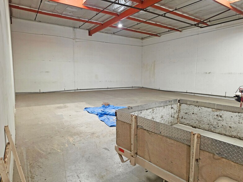 More Photos Of 4960 E Yale Ave, Fresno Warehouse For Sale