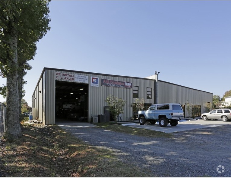More Photos Of 4901 Wilkinson Blvd, Charlotte Warehouse For Sale