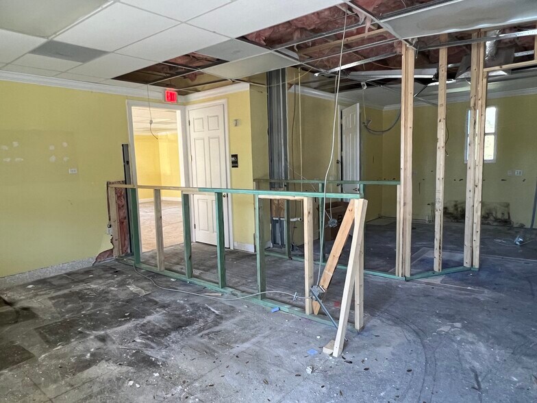 More Photos Of 3075 Bobcat Village Center Rd, North Port Medical For Sale