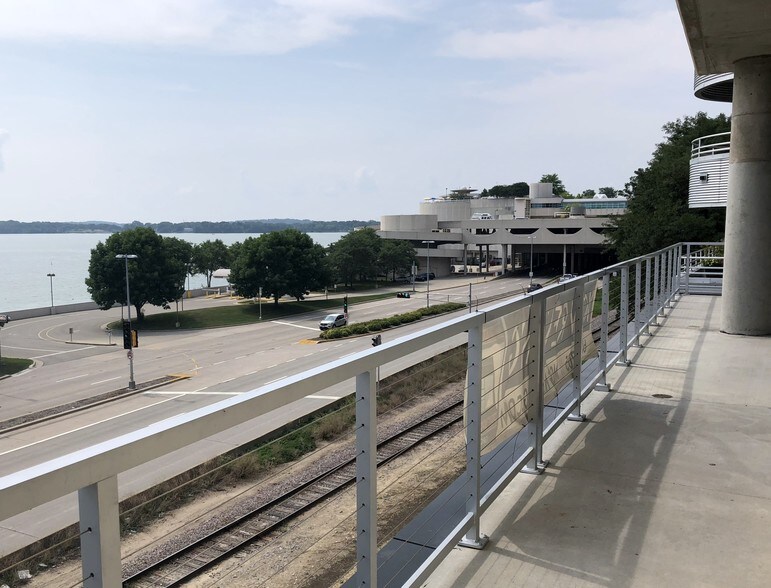 More Photos Of 151 E Wilson St, Madison Apartments For Lease