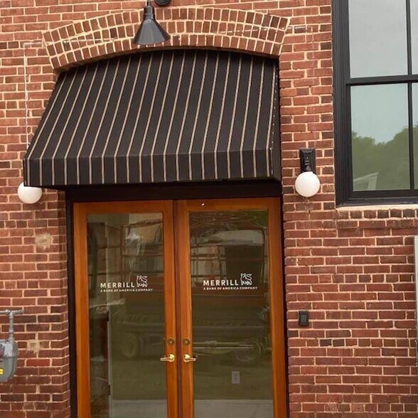 More Photos Of 212 S Center St, Statesville Storefront Retail Office For Lease