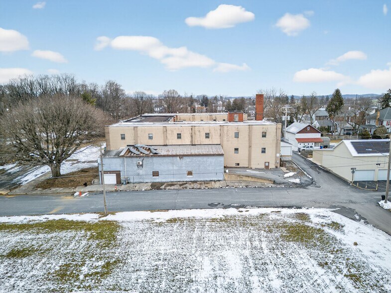 More Photos Of 25 Willow st, Richland Warehouse For Sale