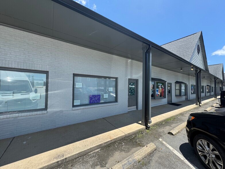 Primary Photo Of 101-119 Miller St, Pineville Unknown For Lease